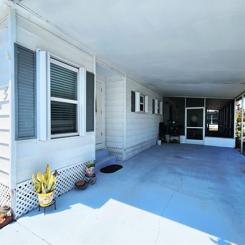 5 El Portal Lane, Port St. Lucie, FL 34952