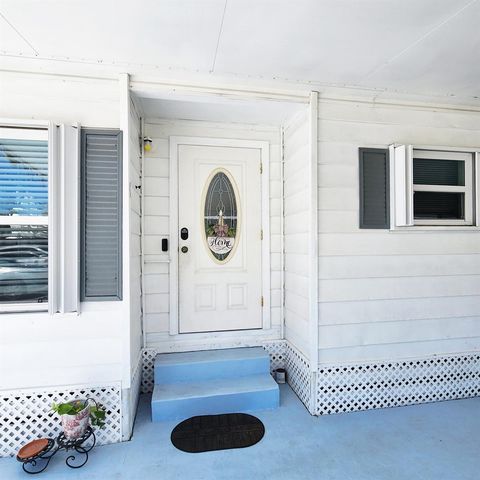 5 El Portal Lane, Port St. Lucie, FL 34952