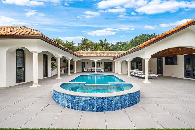 5575 Whirlaway Road, Palm Beach Gardens, FL 33418