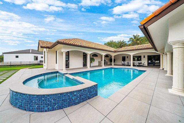 5575 Whirlaway Road, Palm Beach Gardens, FL 33418