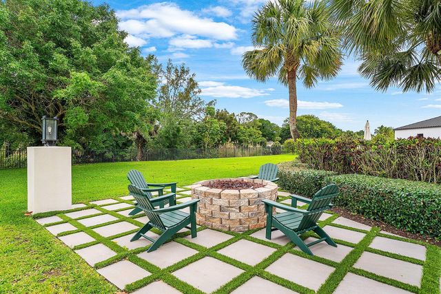 5575 Whirlaway Road, Palm Beach Gardens, FL 33418
