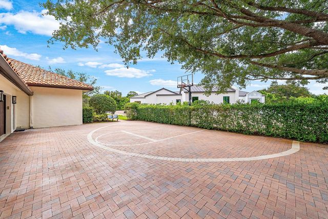 5575 Whirlaway Road, Palm Beach Gardens, FL 33418