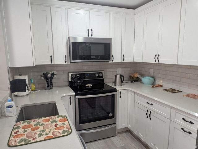 700 STARKEY ROAD 821, Largo, FL 33771