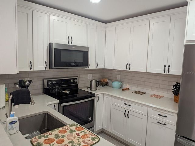 700 STARKEY ROAD 821, Largo, FL 33771