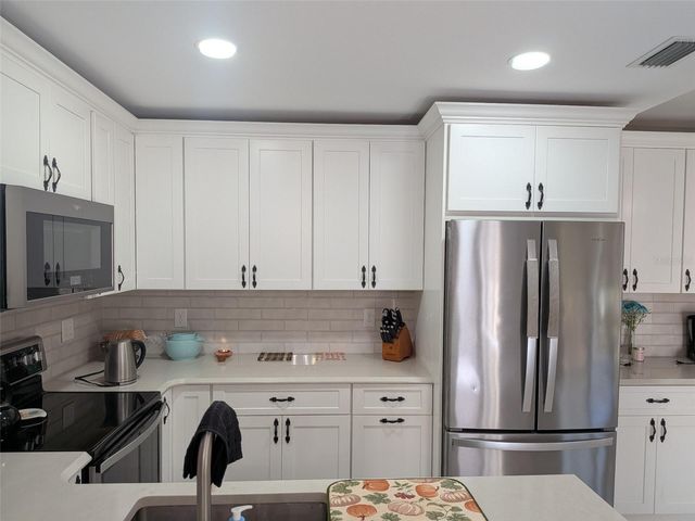 700 STARKEY ROAD 821, Largo, FL 33771