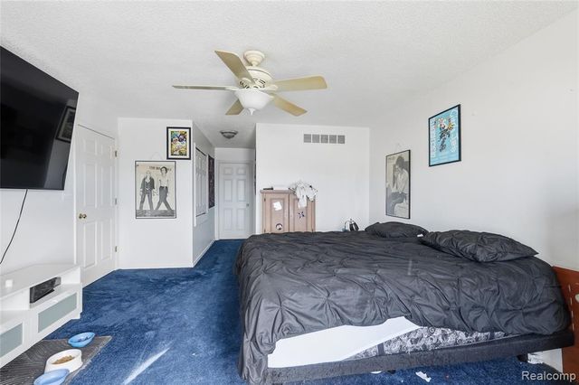 802 Crystal Lane, Marysville, MI 48040