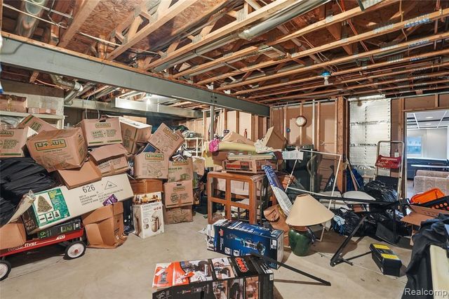 802 Crystal Lane, Marysville, MI 48040