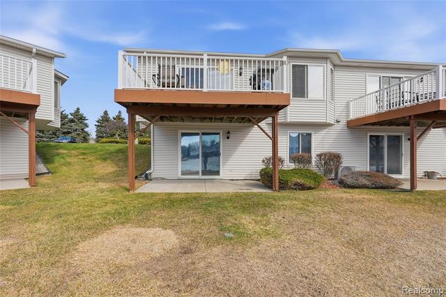 802 Crystal Lane, Marysville, MI 48040