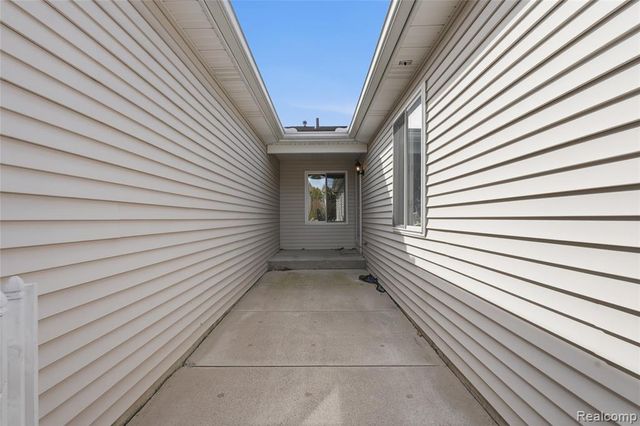 802 Crystal Lane, Marysville, MI 48040