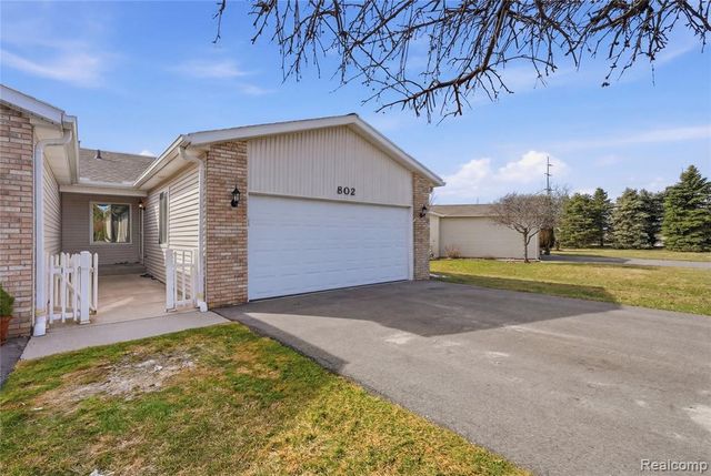 802 Crystal Lane, Marysville, MI 48040