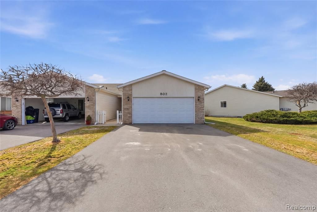 802 Crystal Lane, Marysville, MI 48040