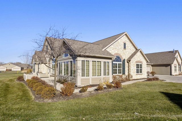 2210 E TUSCANY WAY, Appleton, WI 54913