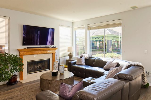 15109 Shining Star Ln, San Leandro, CA 94579