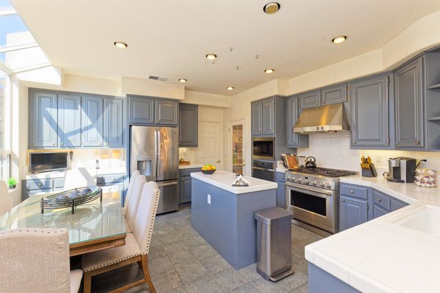 15109 Shining Star Ln, San Leandro, CA 94579