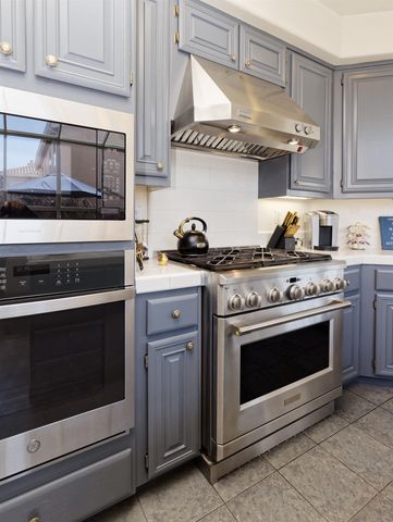 15109 Shining Star Ln, San Leandro, CA 94579