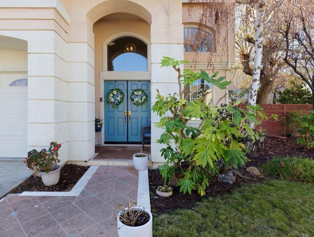 15109 Shining Star Ln, San Leandro, CA 94579