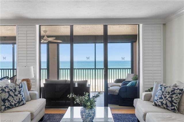 9715 Gulf Shore DR # 202, Naples, FL 34108
