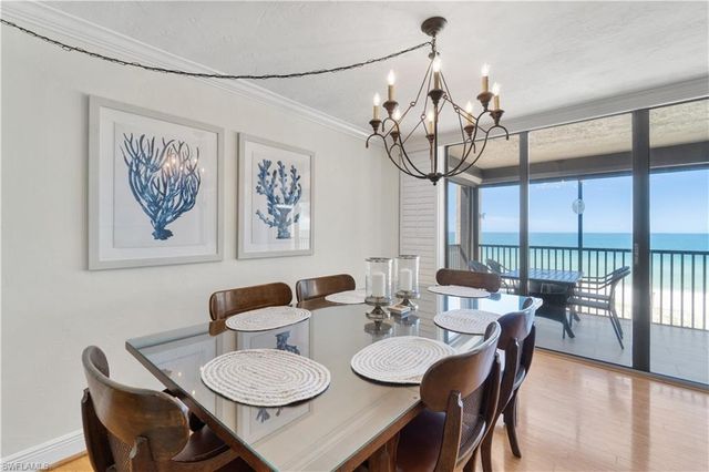 9715 Gulf Shore DR # 202, Naples, FL 34108
