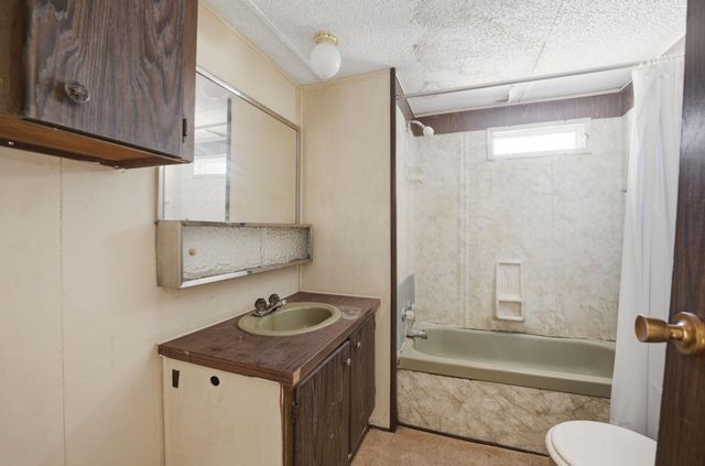 5739 S Washington, Wichita, KS 67216