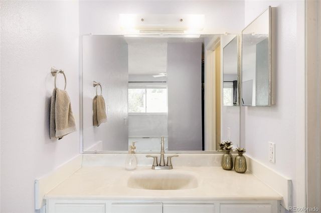 1569 S Sable Boulevard B, Aurora, CO 80012