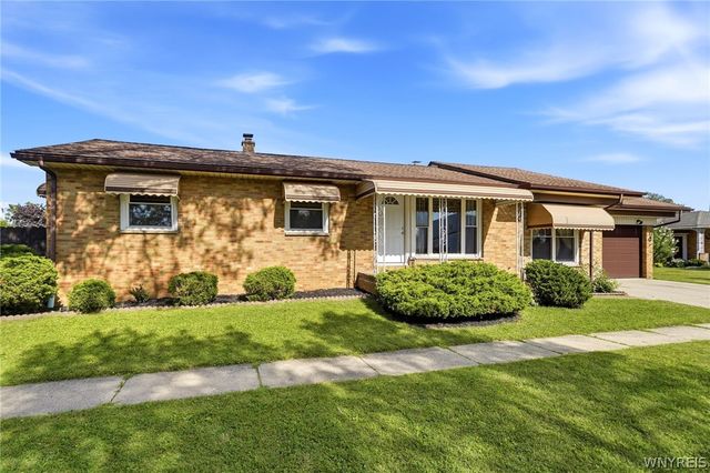 301 Homecrest Drive, Amherst, NY 14226