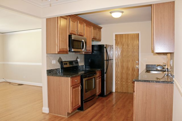 5029 N East River Road 2A, Norridge, IL 60706