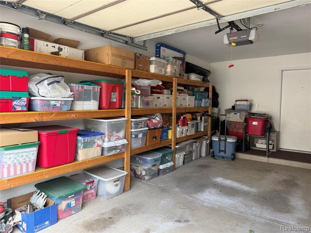 276 Marigold Circle 18, Westland, MI 48185