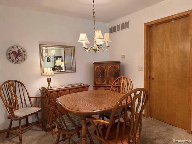 276 Marigold Circle 18, Westland, MI 48185