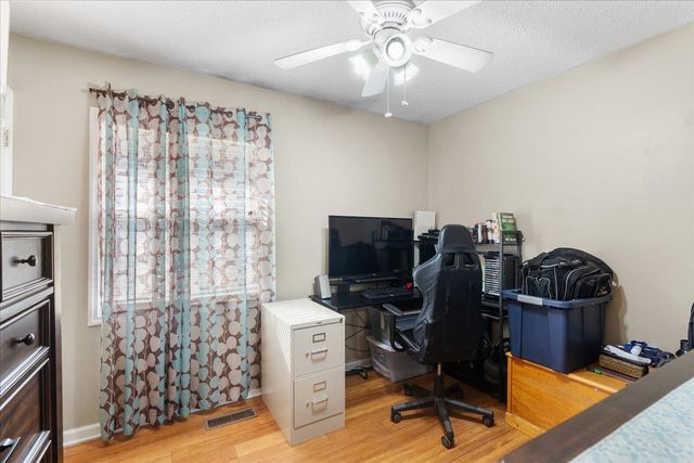 910 Hickory Street, Jasper, TN 37347