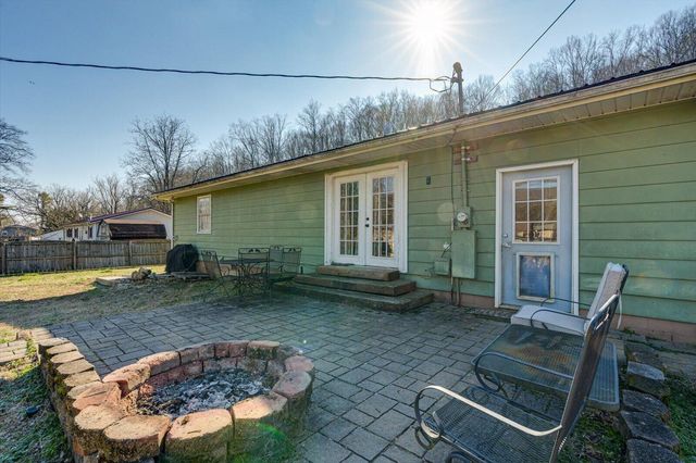 910 Hickory Street, Jasper, TN 37347