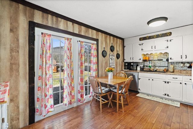 910 Hickory Street, Jasper, TN 37347