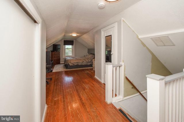 32 HOLMES AVE, Hamilton, NJ 08610