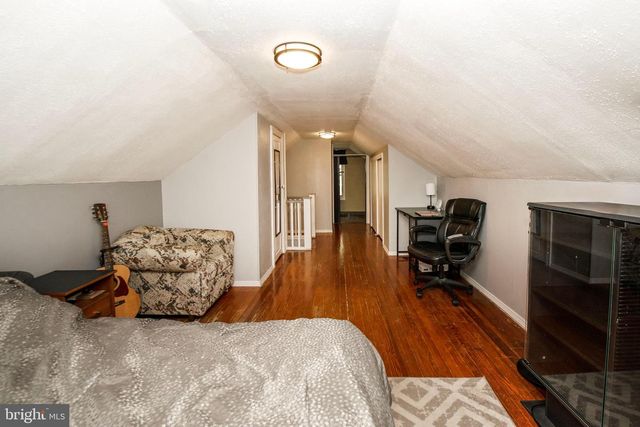 32 HOLMES AVE, Hamilton, NJ 08610