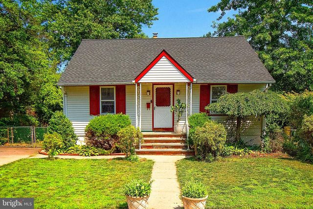32 HOLMES AVE, Hamilton, NJ 08610