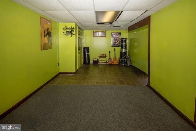 32 HOLMES AVE, Hamilton, NJ 08610