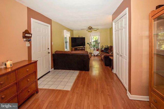 32 HOLMES AVE, Hamilton, NJ 08610
