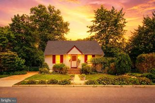 32 HOLMES AVE, Hamilton, NJ 08610