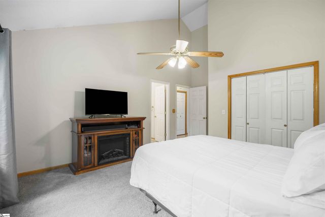 1401 Winding Way, Taylors, SC 29687