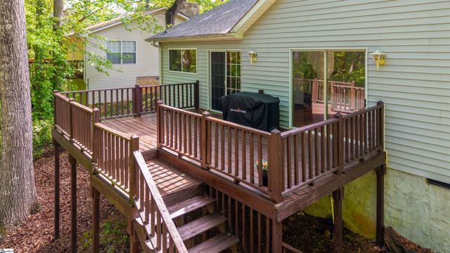 1401 Winding Way, Taylors, SC 29687