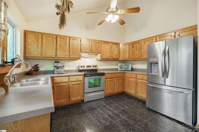1401 Winding Way, Taylors, SC 29687