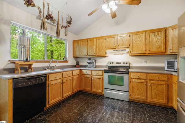 1401 Winding Way, Taylors, SC 29687
