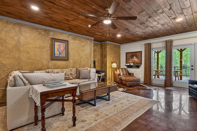 892 Morton Drive, Ellijay, GA 30540