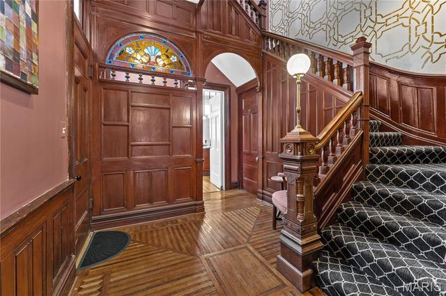 2335 Whittemore Place, St Louis, MO 63104