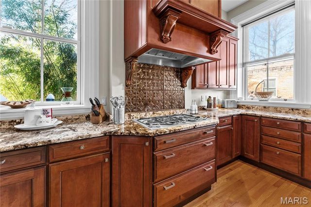 2335 Whittemore Place, St Louis, MO 63104