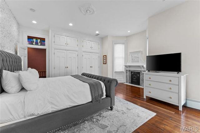 2335 Whittemore Place, St Louis, MO 63104