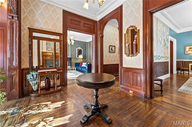 2335 Whittemore Place, St Louis, MO 63104