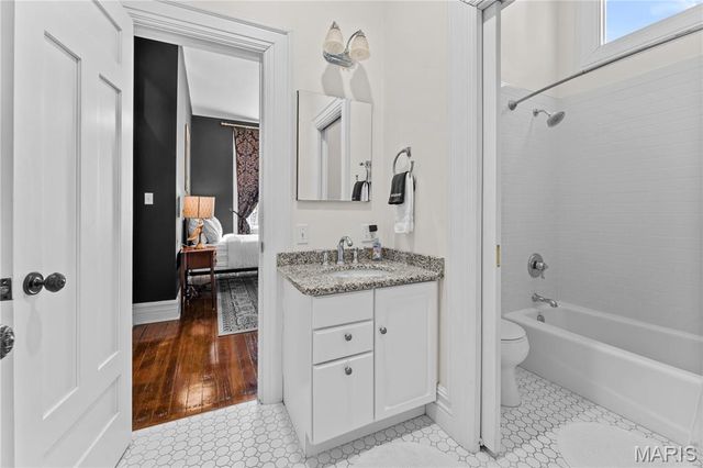 2335 Whittemore Place, St Louis, MO 63104