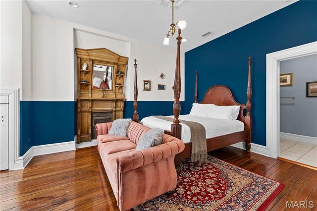 2335 Whittemore Place, St Louis, MO 63104