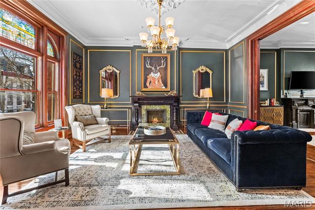 2335 Whittemore Place, St Louis, MO 63104