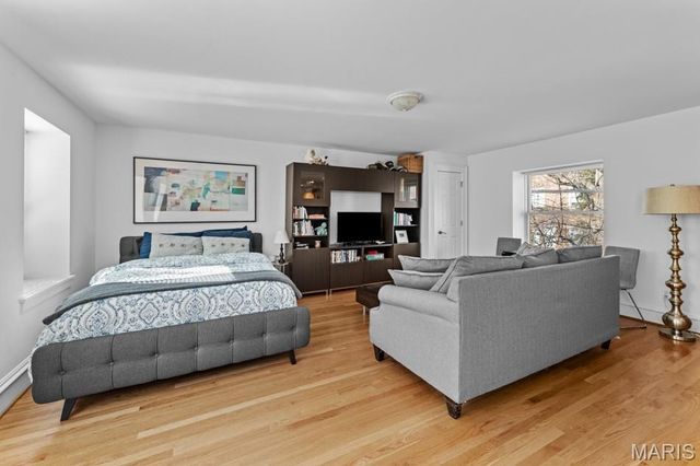 2335 Whittemore Place, St Louis, MO 63104